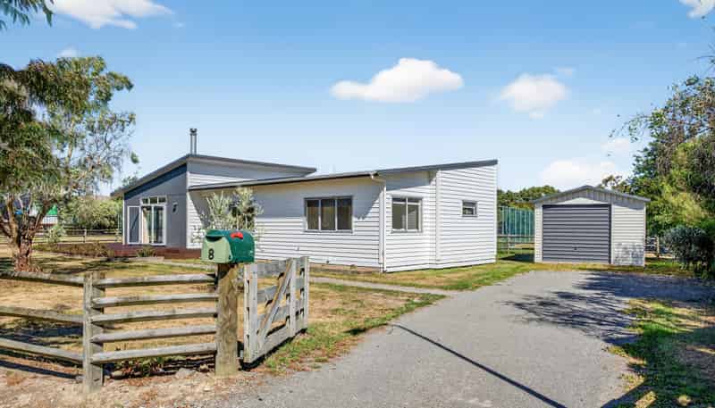 8 Redwood Lane, Martinborough