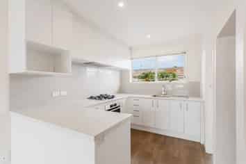 2/5 Sylvan Crescent, Te Atatu South