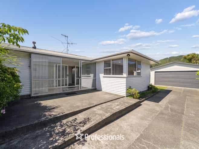 15 Wetherby Grove, Wainuiomata