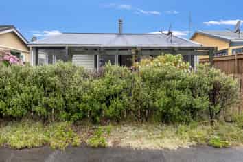 5 Seafront Road, Castlecliff