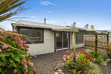 5 Seafront Road, Castlecliff