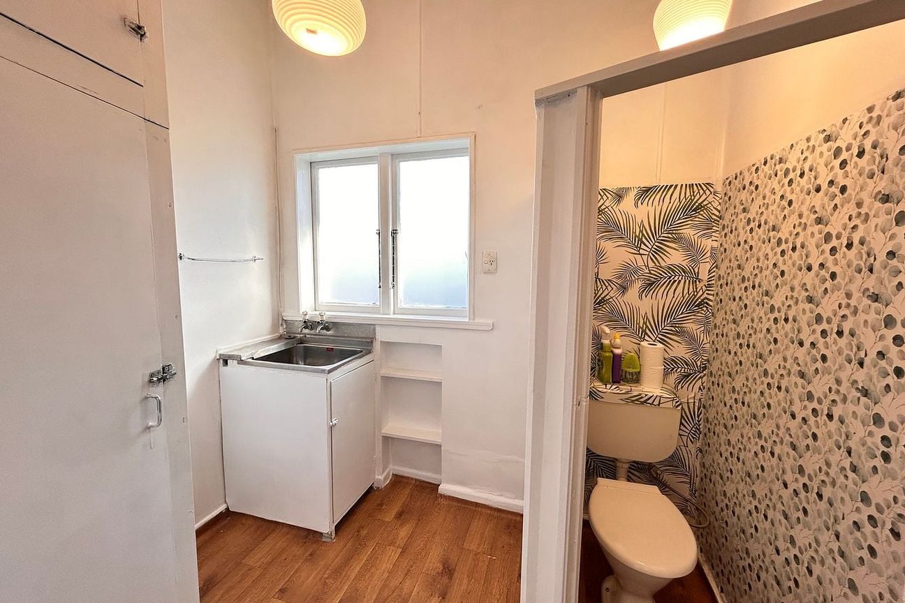 Clean Family House for Rent - Minutes from the CBD - Aanzicht 5