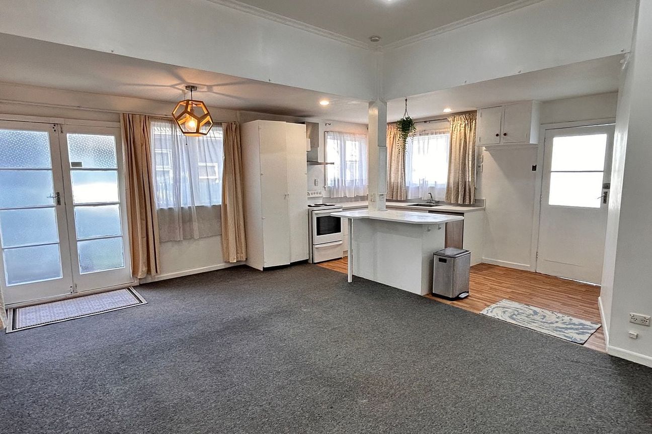 Clean Family House for Rent - Minutes from the CBD - Aanzicht 3