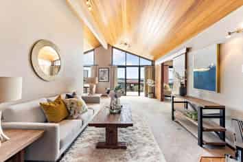 16 Flagstaff Place, Massey