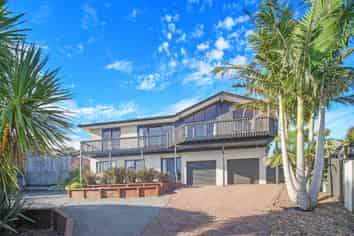 16 Flagstaff Place, Massey