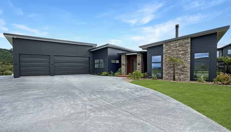 8 Broadleaf Way, Kinloch