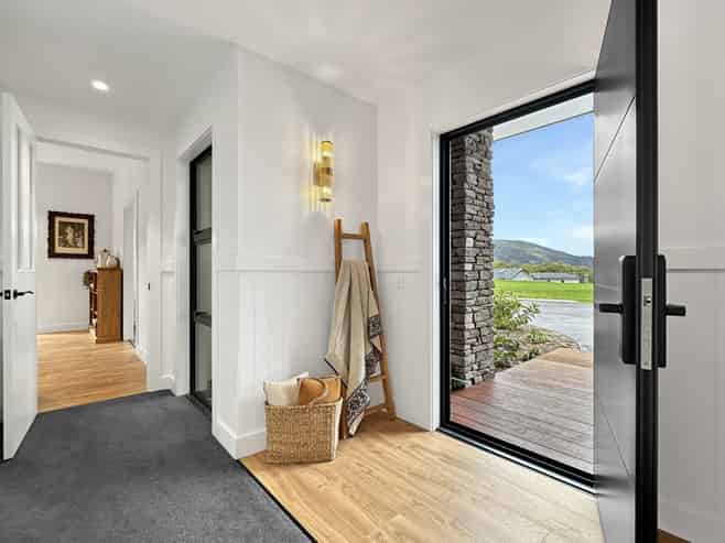 8 Broadleaf Way, Kinloch