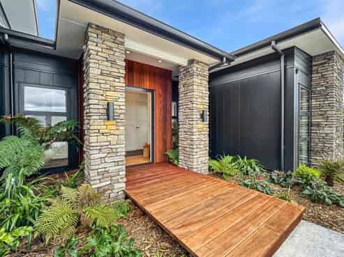 8 Broadleaf Way, Kinloch