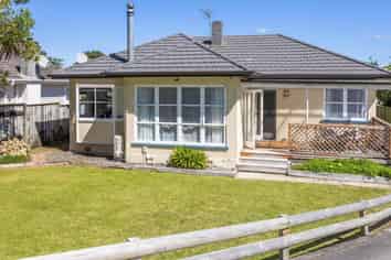 69 Lake Crescent, Hamilton Lake