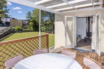 69 Lake Crescent, Hamilton Lake