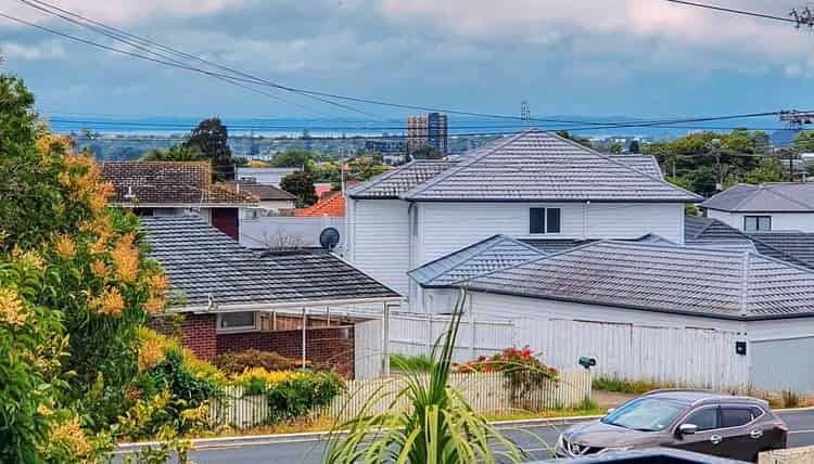 50 Golf Road, New Lynn