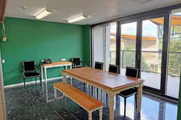 OFFICE/RETAIL SPACE - KEY LOCATION