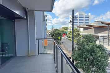 OFFICE/RETAIL SPACE - KEY LOCATION