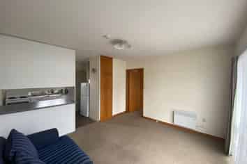 2/17 Torrens Road, Hillmorton