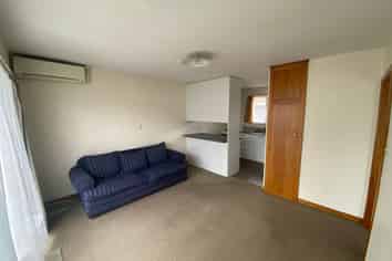 2/17 Torrens Road, Hillmorton