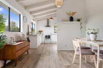 2/32 Hand Road, Helensville