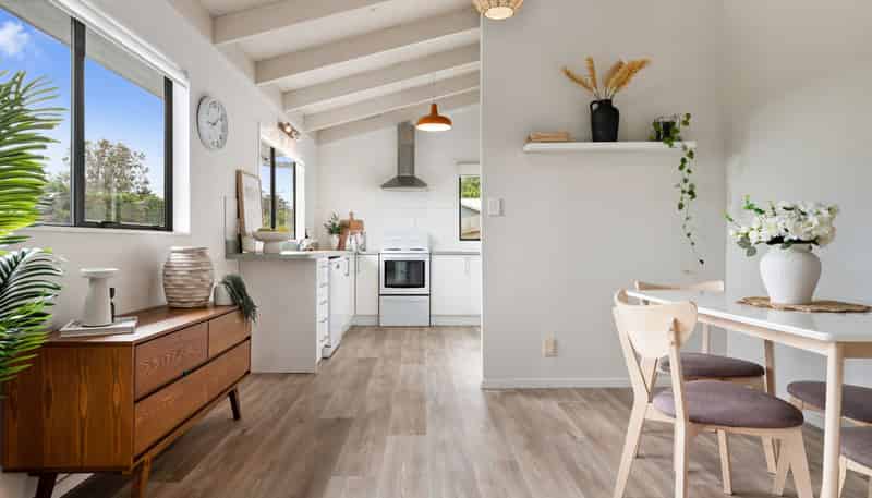 2/32 Hand Road, Helensville