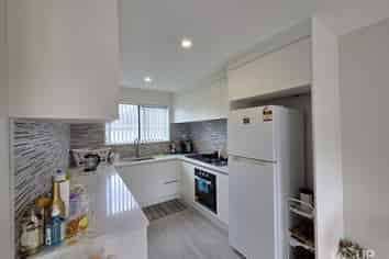 37b Clarkson Crescent, Otara