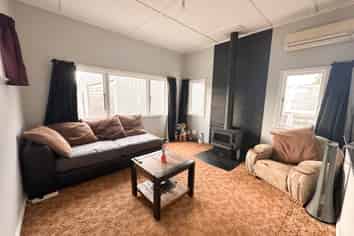 22 Charles Street, Takapau