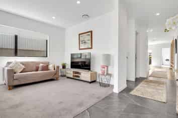 9 Puruatanga Drive, Flat Bush