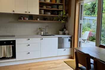 6 Cooper Street, Mornington