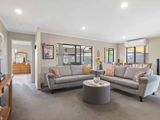 9 Woodcroft Way, Pukekohe