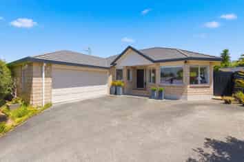10 Barrett Drive, Waikanae Beach