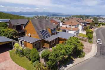 48A Satara Crescent, Khandallah