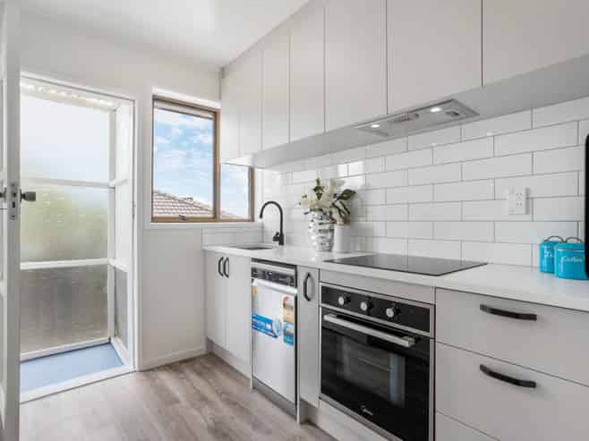 2/67A Roberton Road, Avondale