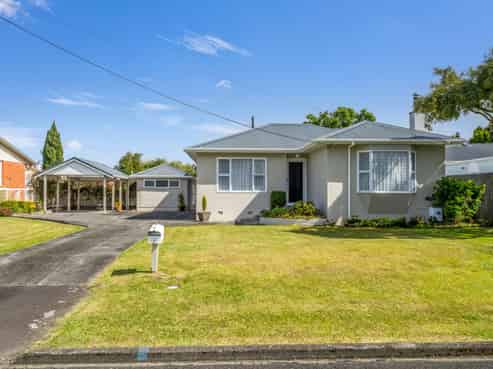 2 Glandwr Crescent, Whanganui East