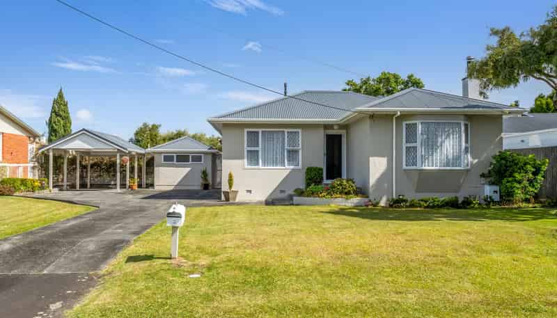 2 Glandwr Crescent, Whanganui East