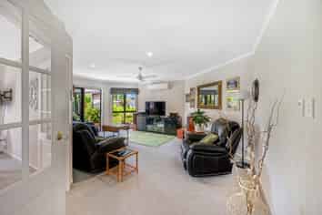 10 Bishops Close, Greenmeadows