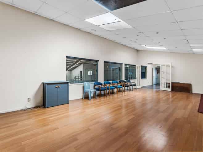 Brand exposure to SH1C with warehouse & yard