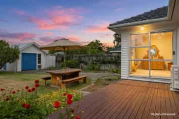 230 Avonhead Road, Avonhead