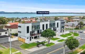 4 Beach Road, Te Atatu Peninsula