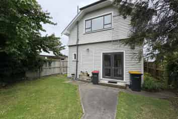 1/349 Hereford Street, Linwood