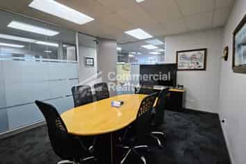 168M² And 6 Carparks, Mount Wellington