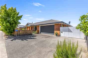 4 Ernest Place, Brightwater