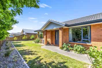 4 Ernest Place, Brightwater