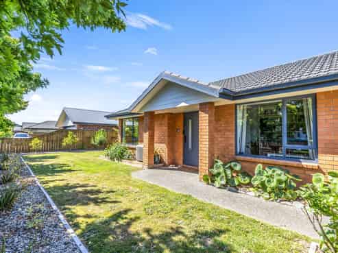 4 Ernest Place, Brightwater