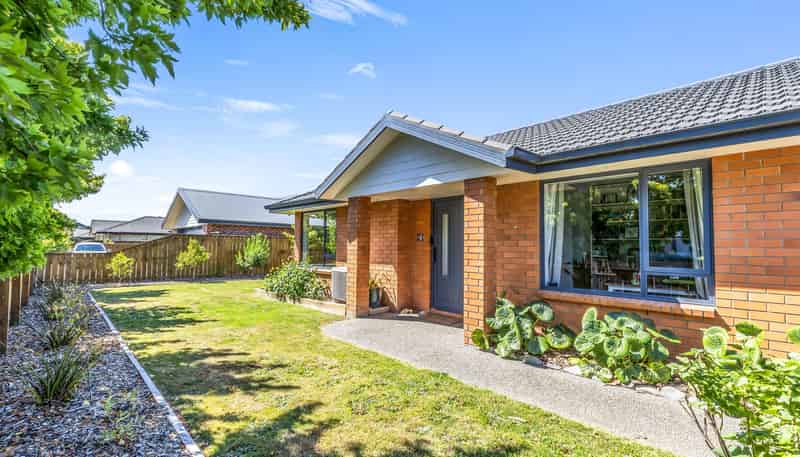 4 Ernest Place, Brightwater