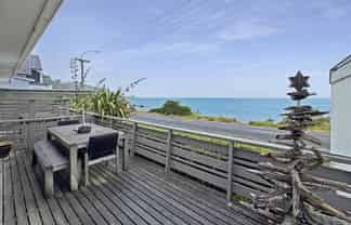 123 Marine Parade, Seatoun