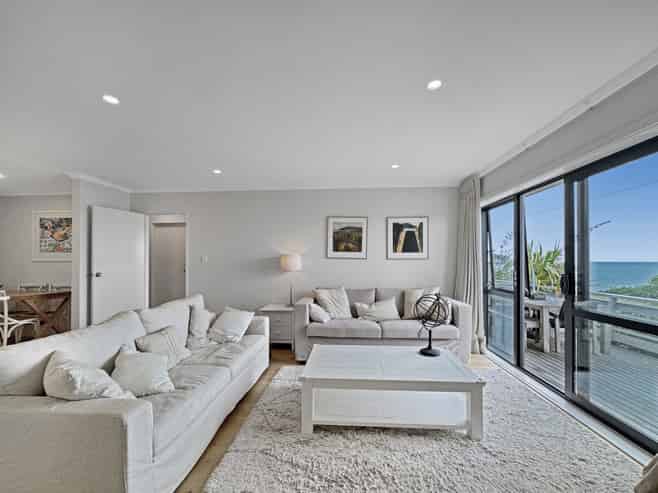 123 Marine Parade, Seatoun