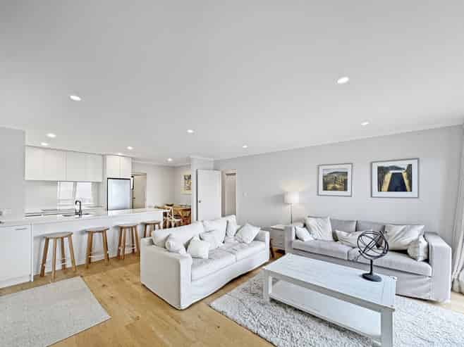 123 Marine Parade, Seatoun