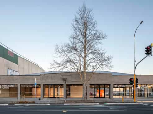 737M² CORNER RETAIL WITH MASSIVE STREET PRESENCE