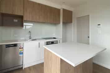 14/2 Moor Avenue, Te Atatu Peninsula