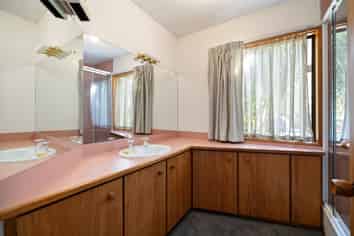 9 Greenstone Place, Fernhill