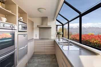 9 Greenstone Place, Fernhill