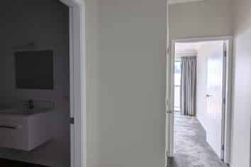 11-19 Collins Avenue, Tawa