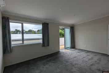 11-19 Collins Avenue, Tawa